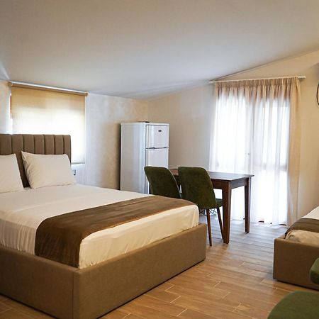 Delmar Apartments โกเลม ภายนอก รูปภาพ