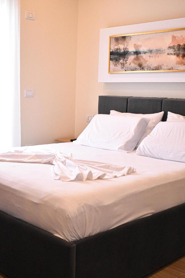 Delmar Apartments โกเลม ภายนอก รูปภาพ