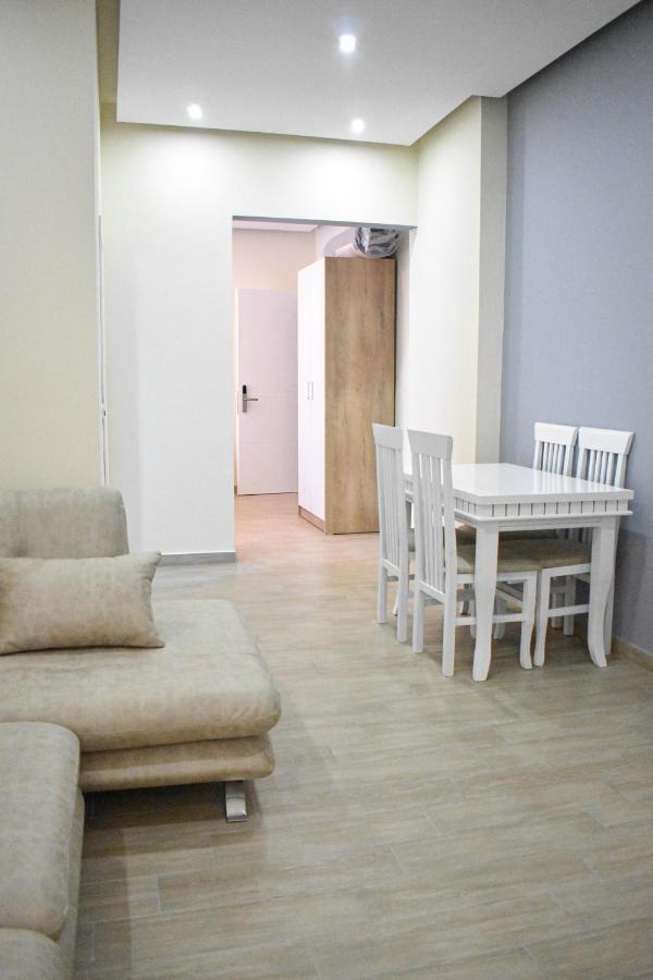 Delmar Apartments โกเลม ภายนอก รูปภาพ