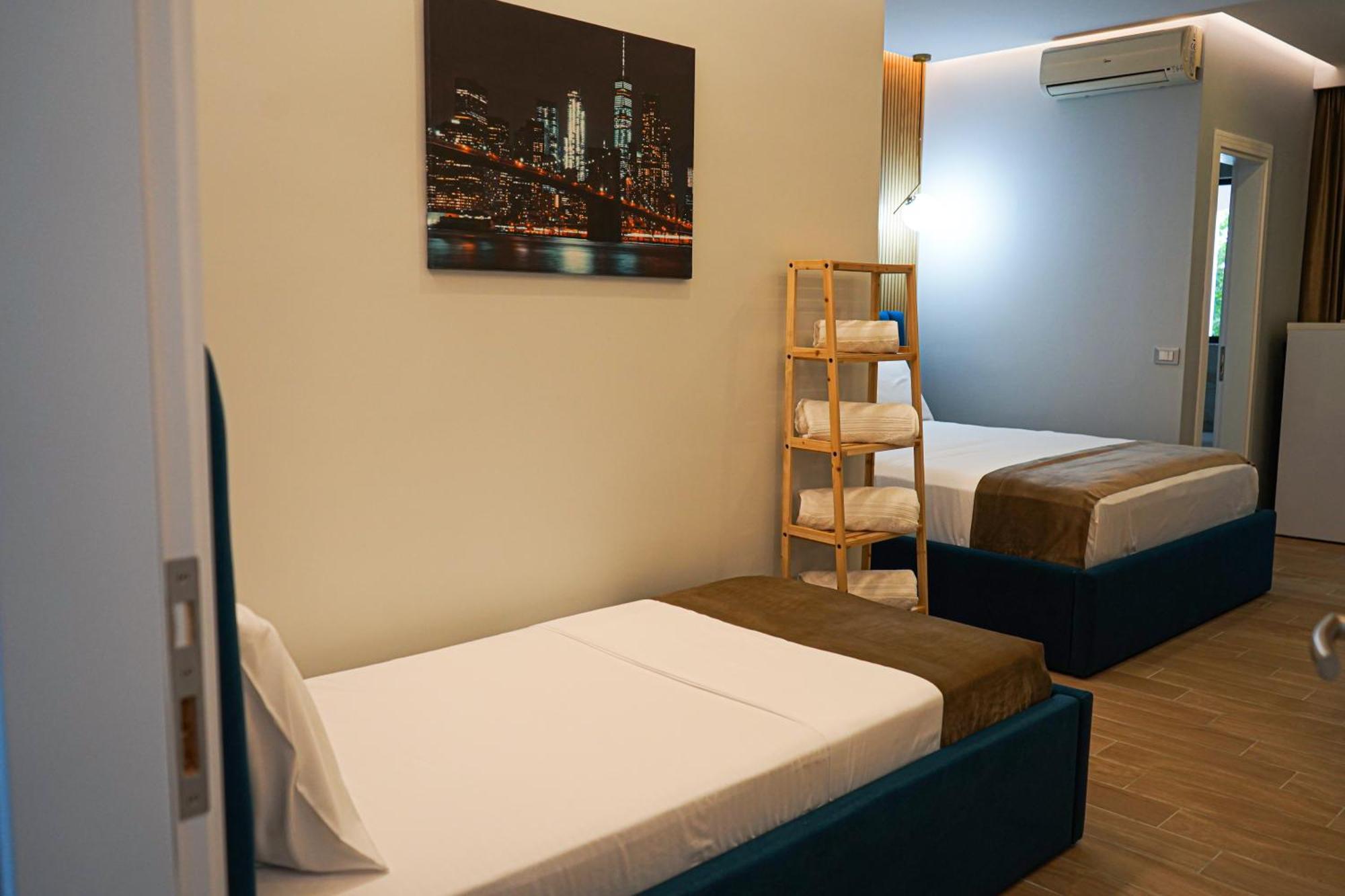 Delmar Apartments โกเลม ภายนอก รูปภาพ