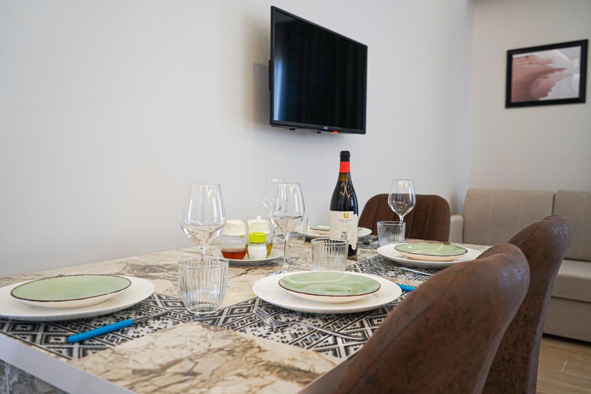 Delmar Apartments โกเลม ภายนอก รูปภาพ