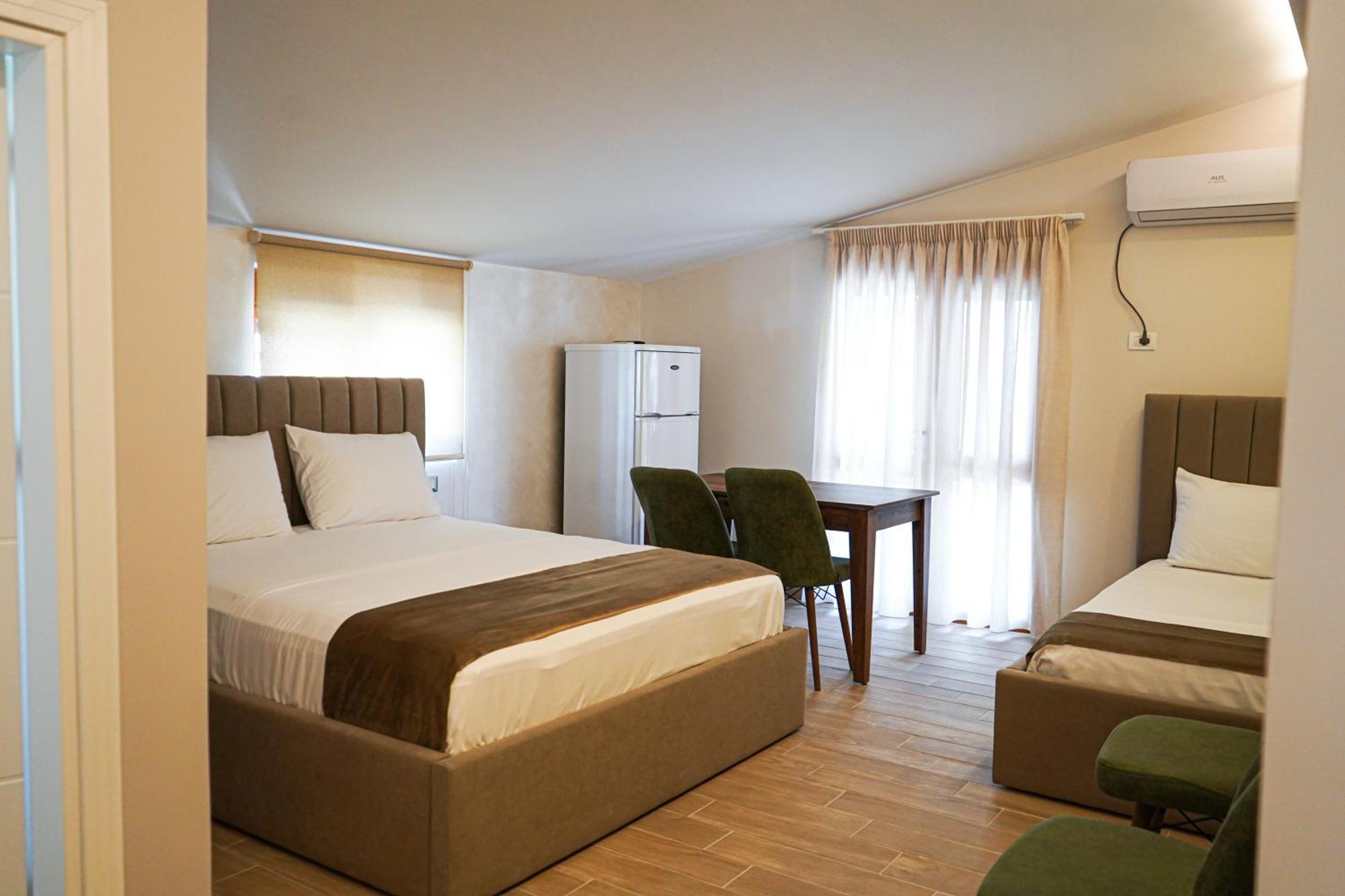 Delmar Apartments โกเลม ภายนอก รูปภาพ
