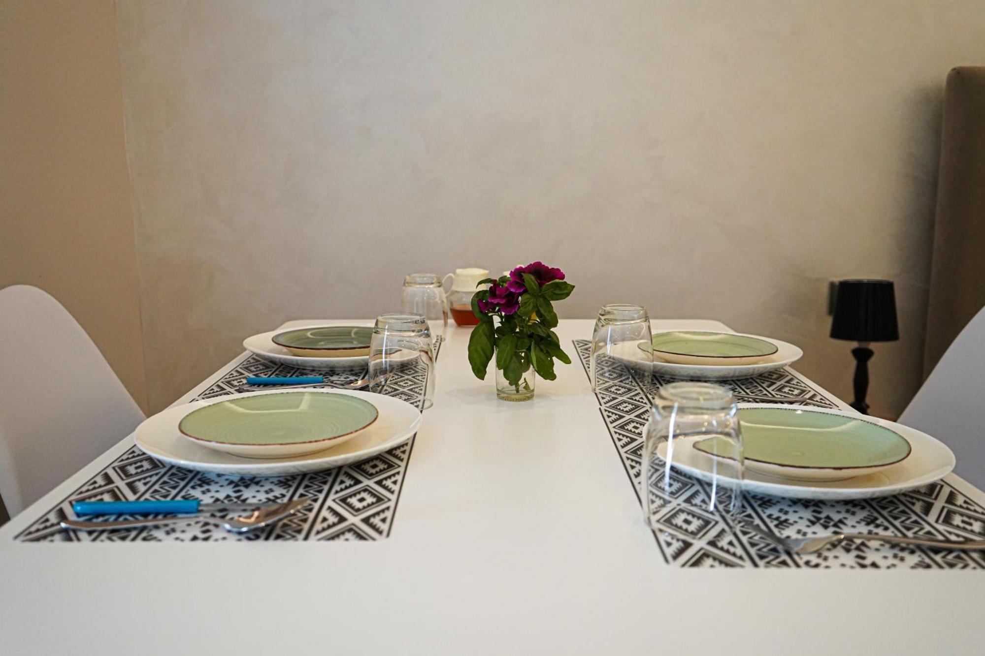 Delmar Apartments โกเลม ภายนอก รูปภาพ