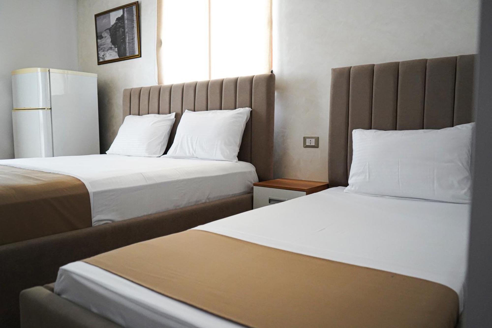 Delmar Apartments โกเลม ภายนอก รูปภาพ