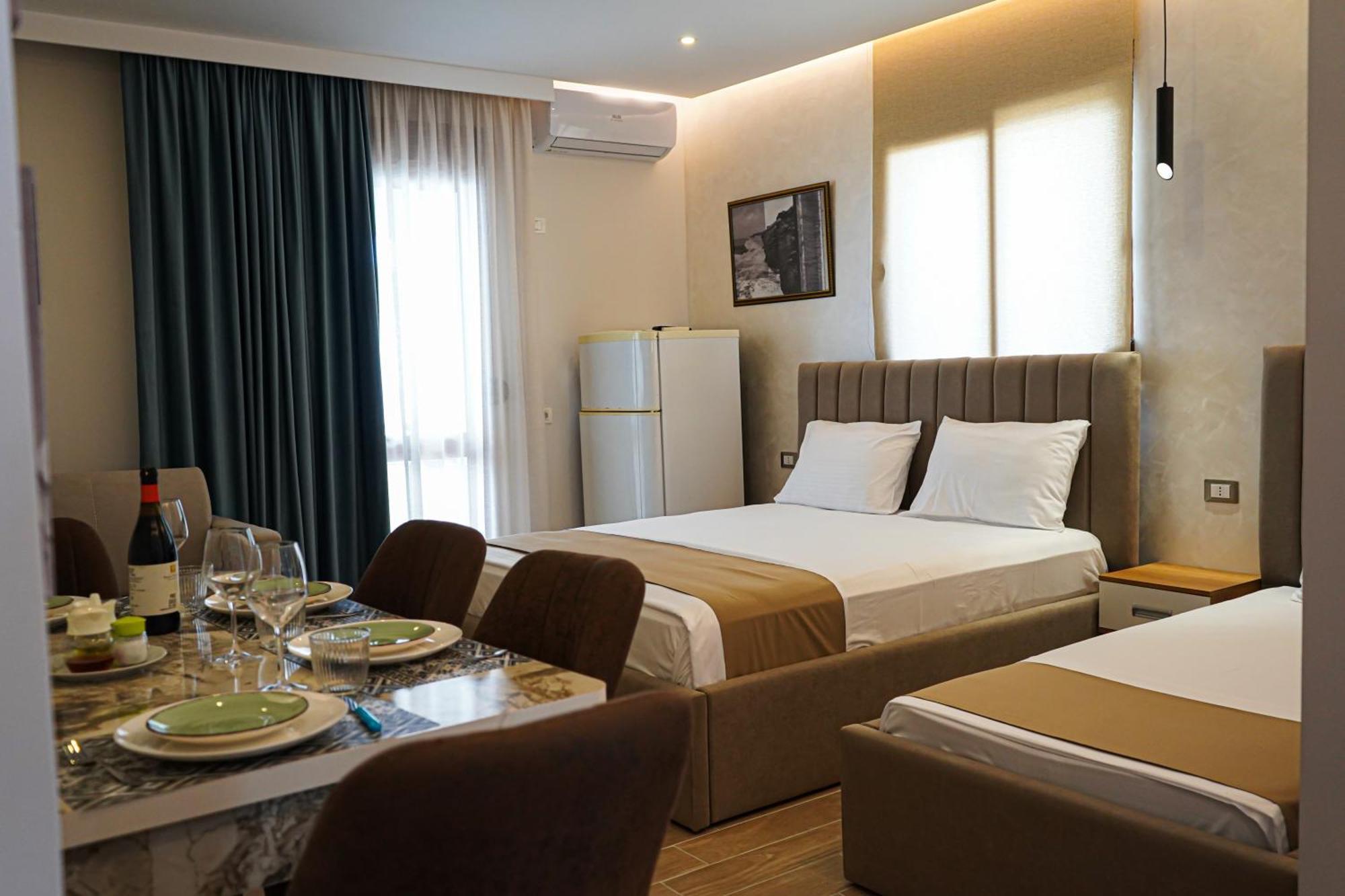 Delmar Apartments โกเลม ภายนอก รูปภาพ