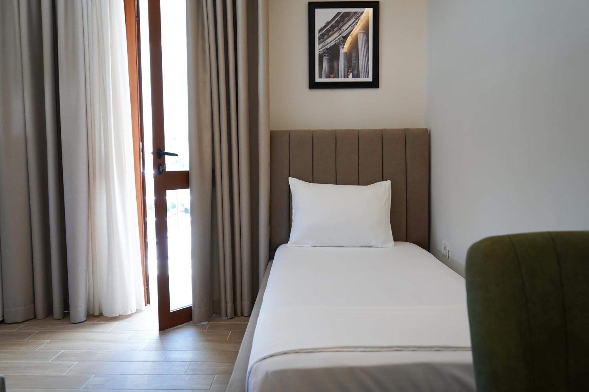 Delmar Apartments โกเลม ภายนอก รูปภาพ