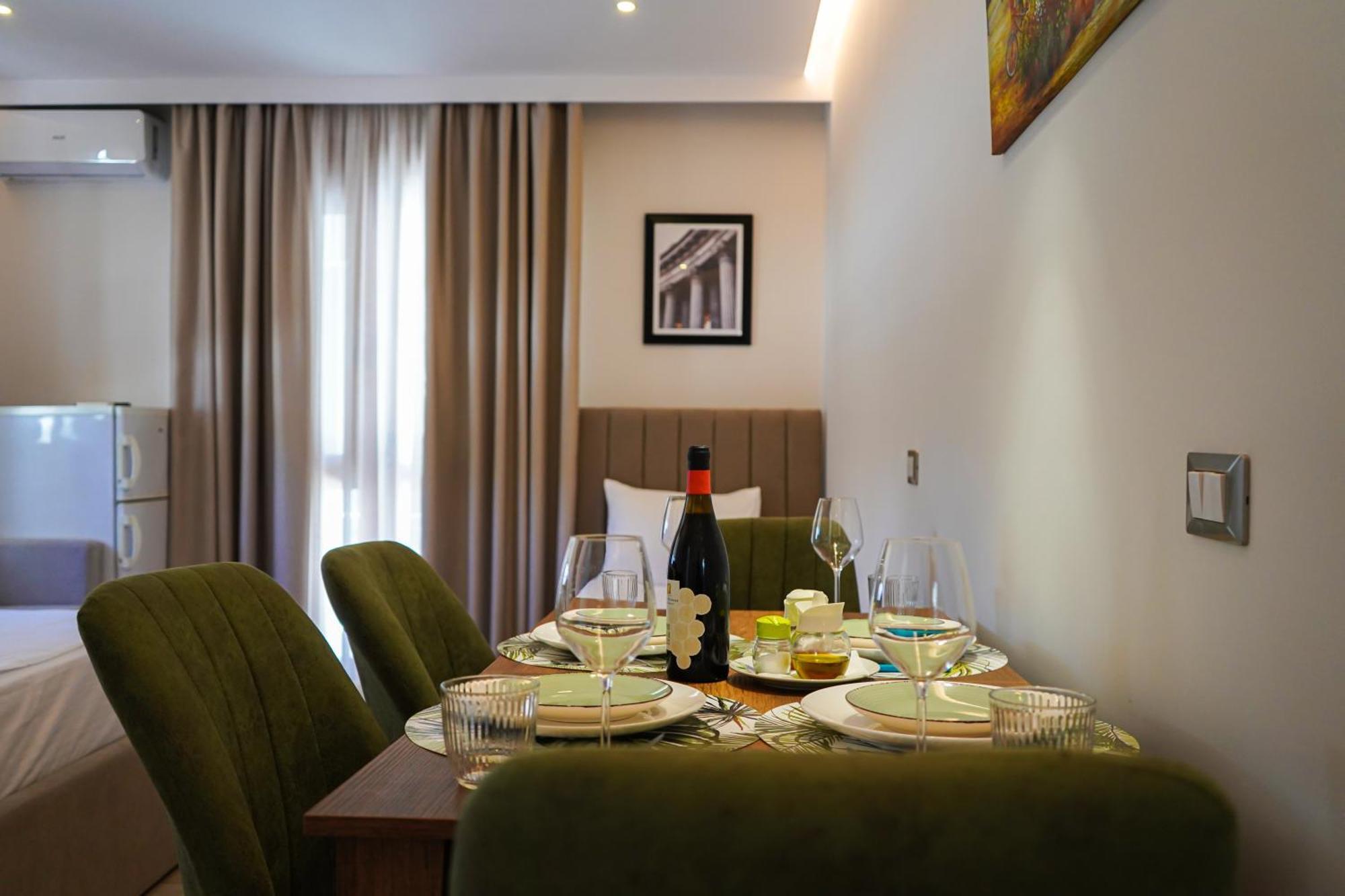Delmar Apartments โกเลม ภายนอก รูปภาพ