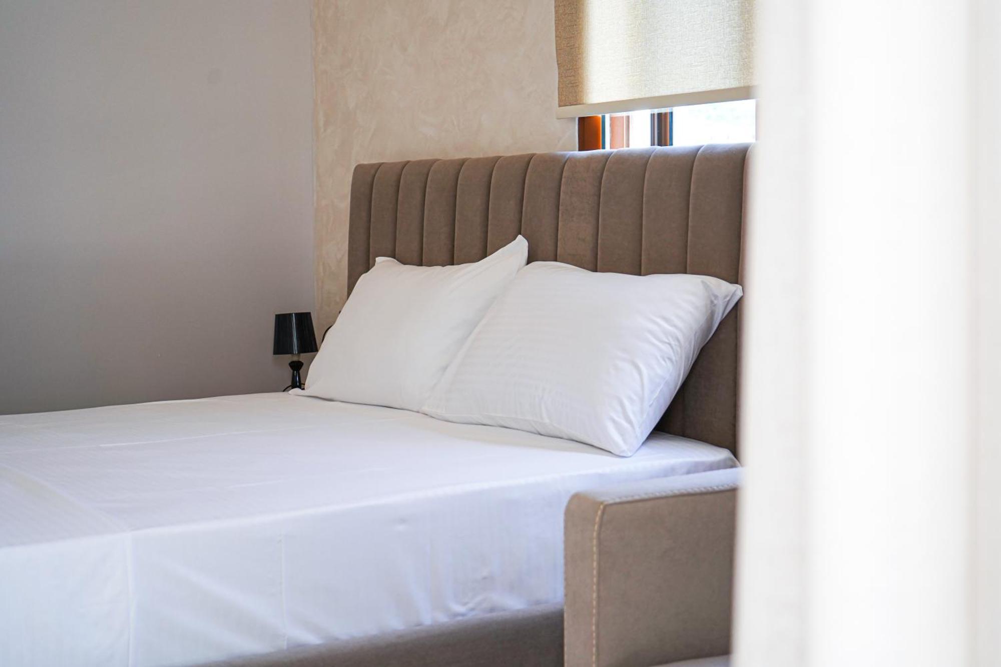 Delmar Apartments โกเลม ภายนอก รูปภาพ